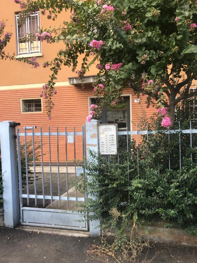 Appartamento 4 Posti Letto In Zona Tranquilla E Ben Servita, Un Matrimoniale E Un Divano Letto Matrimoniale Facebook Massimo Bobo Aquili Bologna Exterior foto